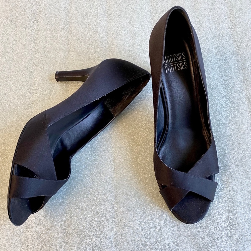 Satiny Black 4” Heel Open-Toe Shoes/11